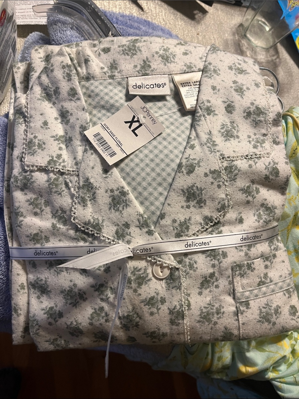delicates Green Floral flannel Pajama Set - XL